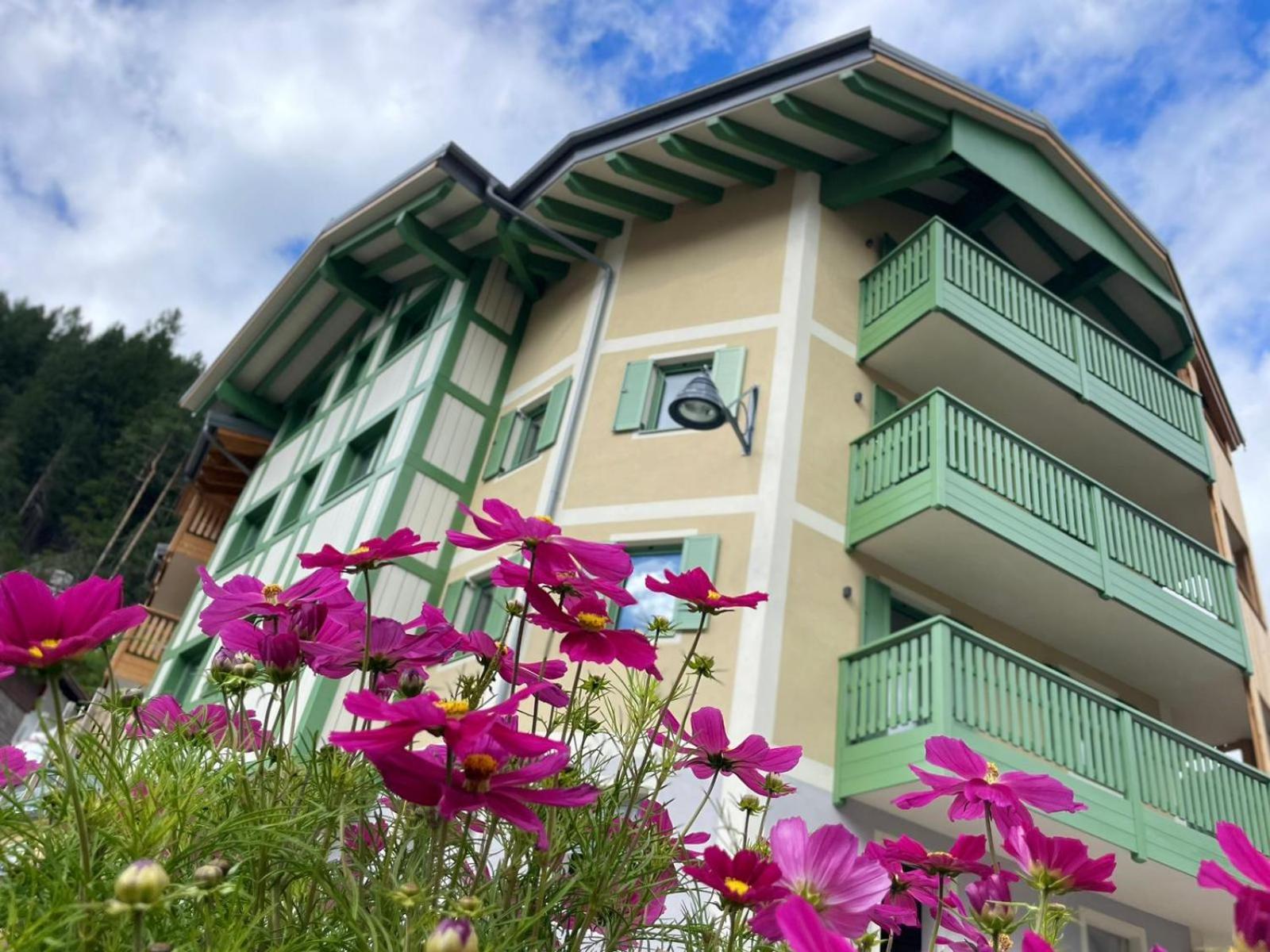 Hotel Lisa Da Pent Canazei Exterior foto